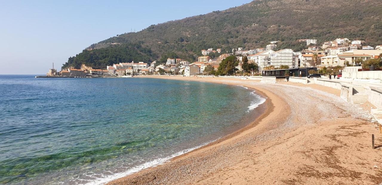 Апартаменти Symphony Petrovac